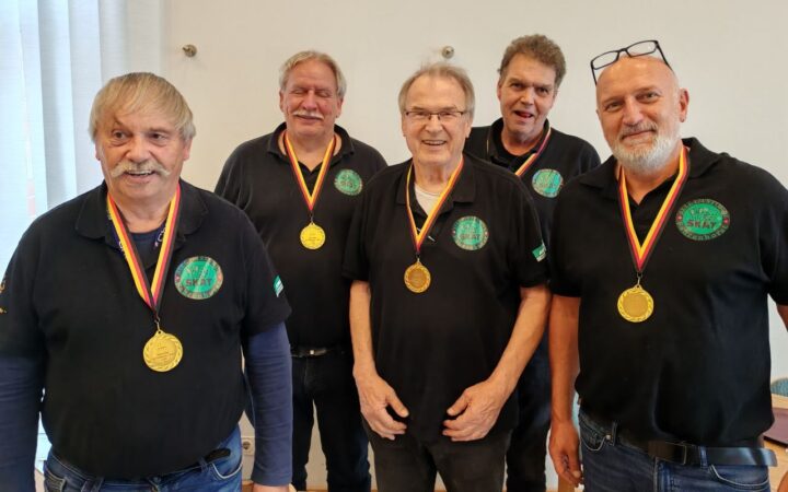 Platz 1 Alle viertel Stunde